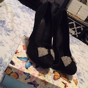 Black velvet diamond bow heel
